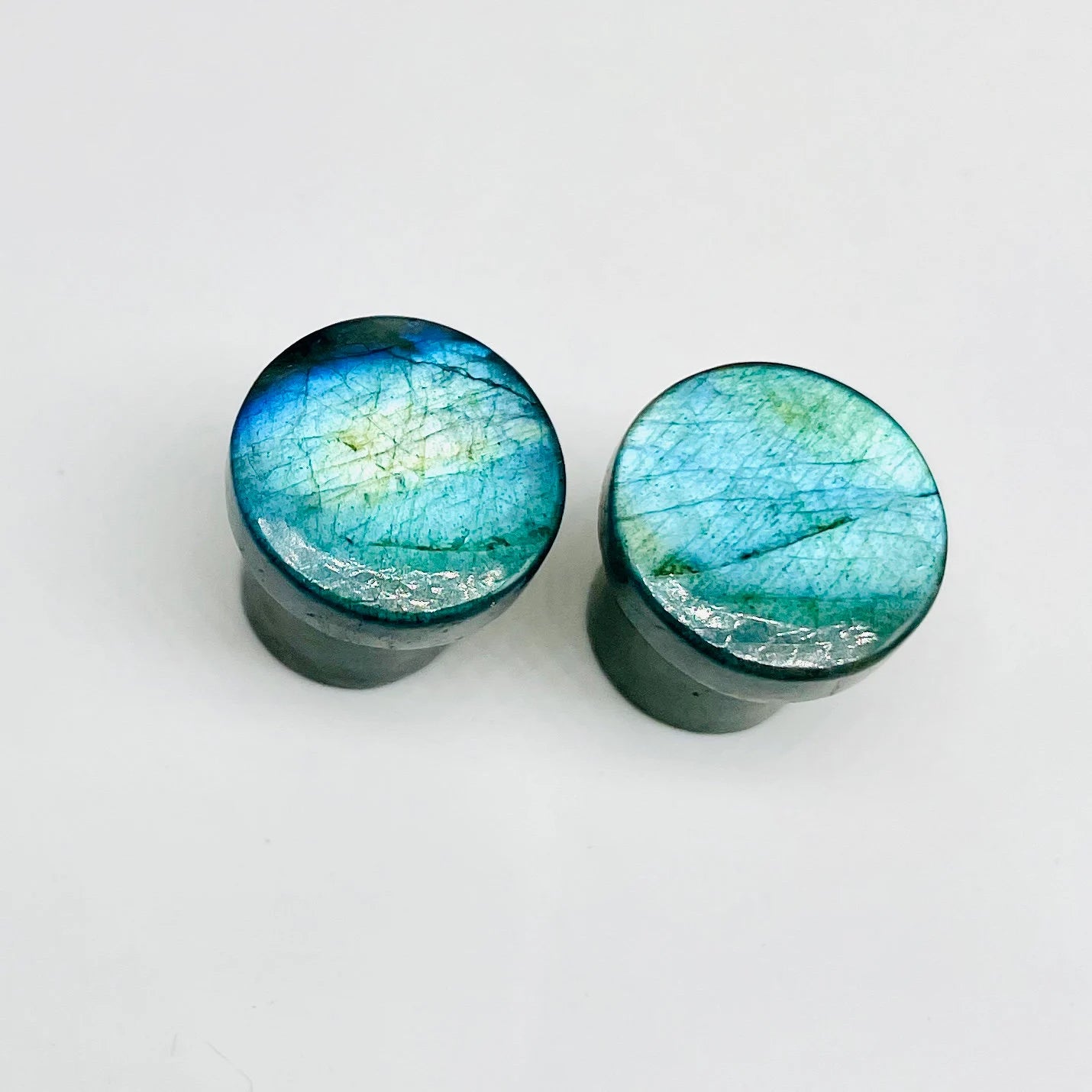Natural Labradorite Gemstone Single‑Flare Ear Plugs – Organic Stone Tunnel Plugs for Healed Stretched Ears Size 8G (3mm) to 1'' (25mm)