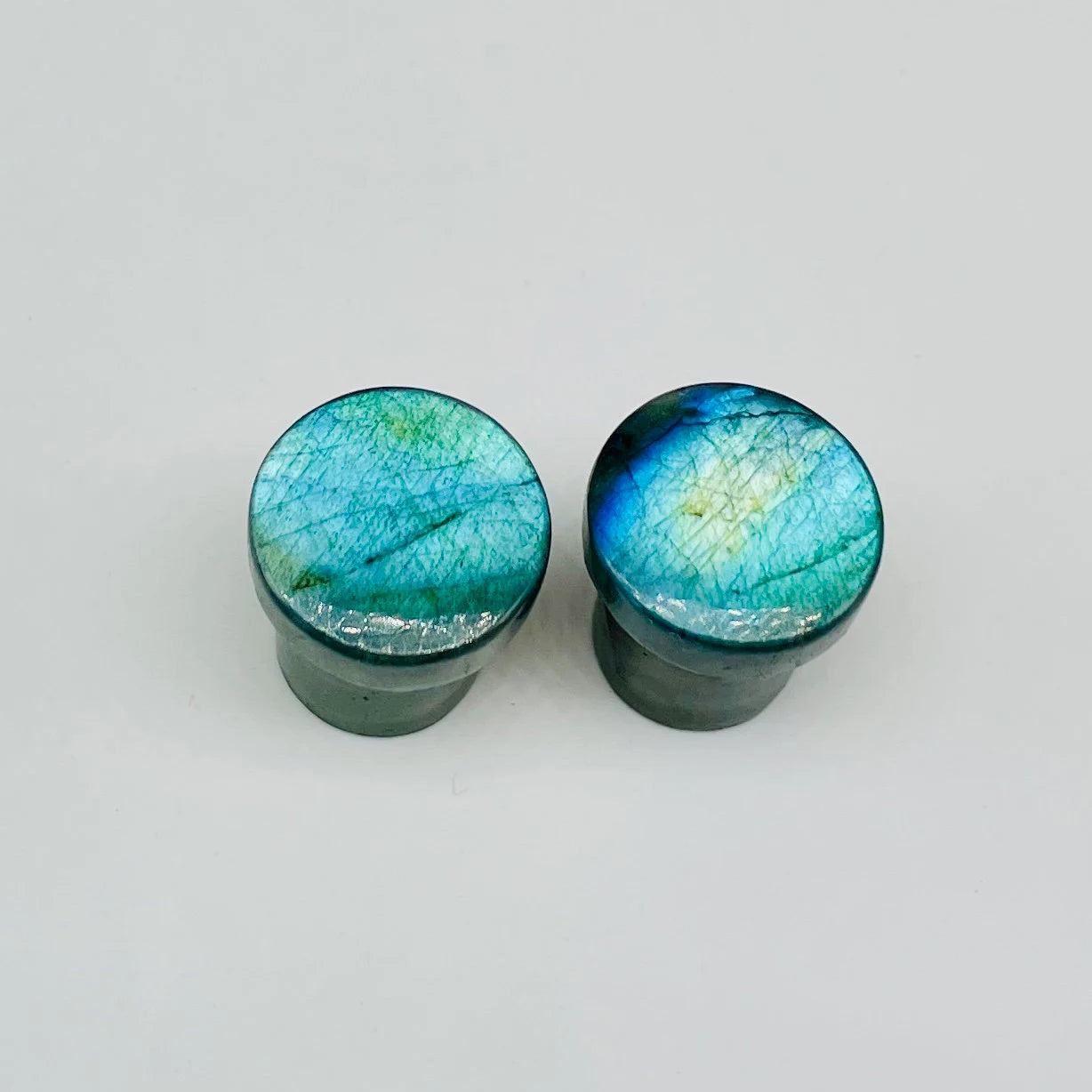 Natural Labradorite Gemstone Single‑Flare Ear Plugs – Organic Stone Tunnel Plugs for Healed Stretched Ears Size 8G (3mm) to 1'' (25mm)
