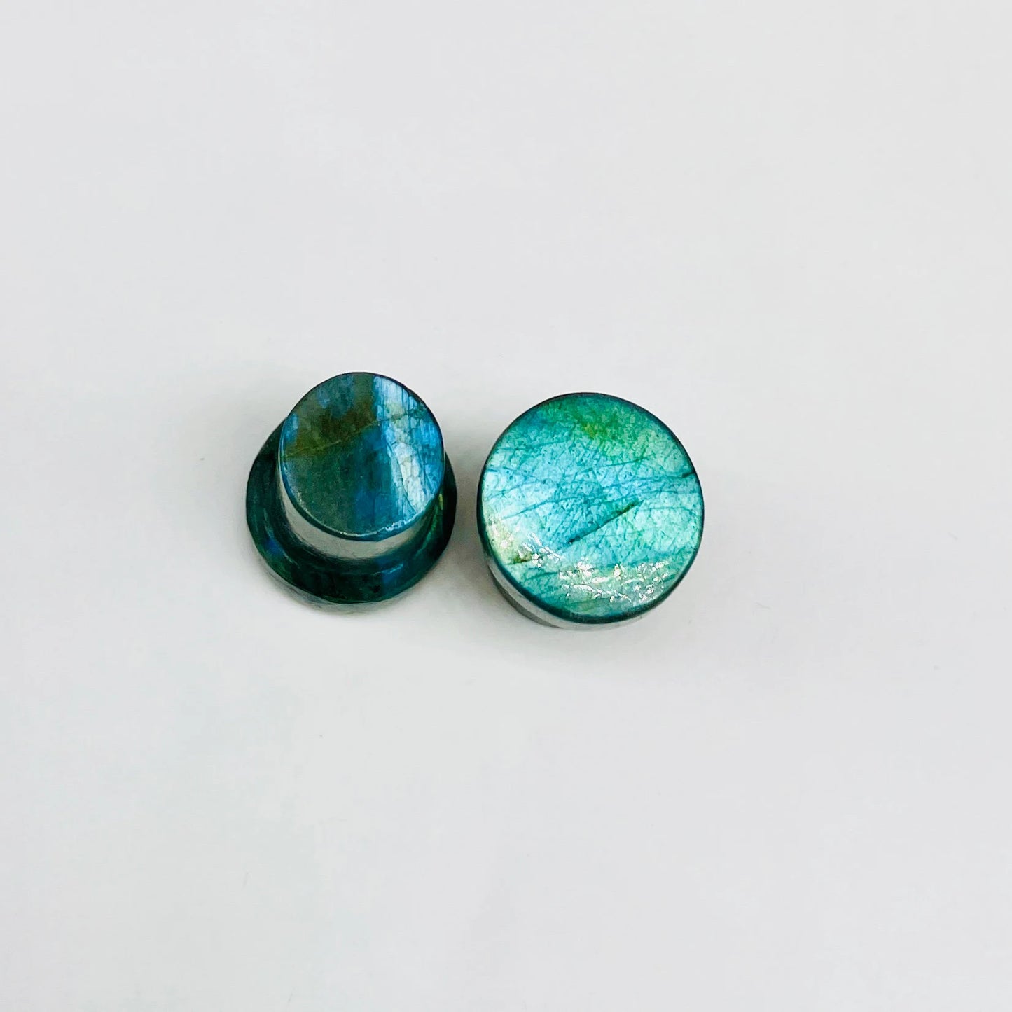 Natural Labradorite Gemstone Single‑Flare Ear Plugs – Organic Stone Tunnel Plugs for Healed Stretched Ears Size 8G (3mm) to 1'' (25mm)