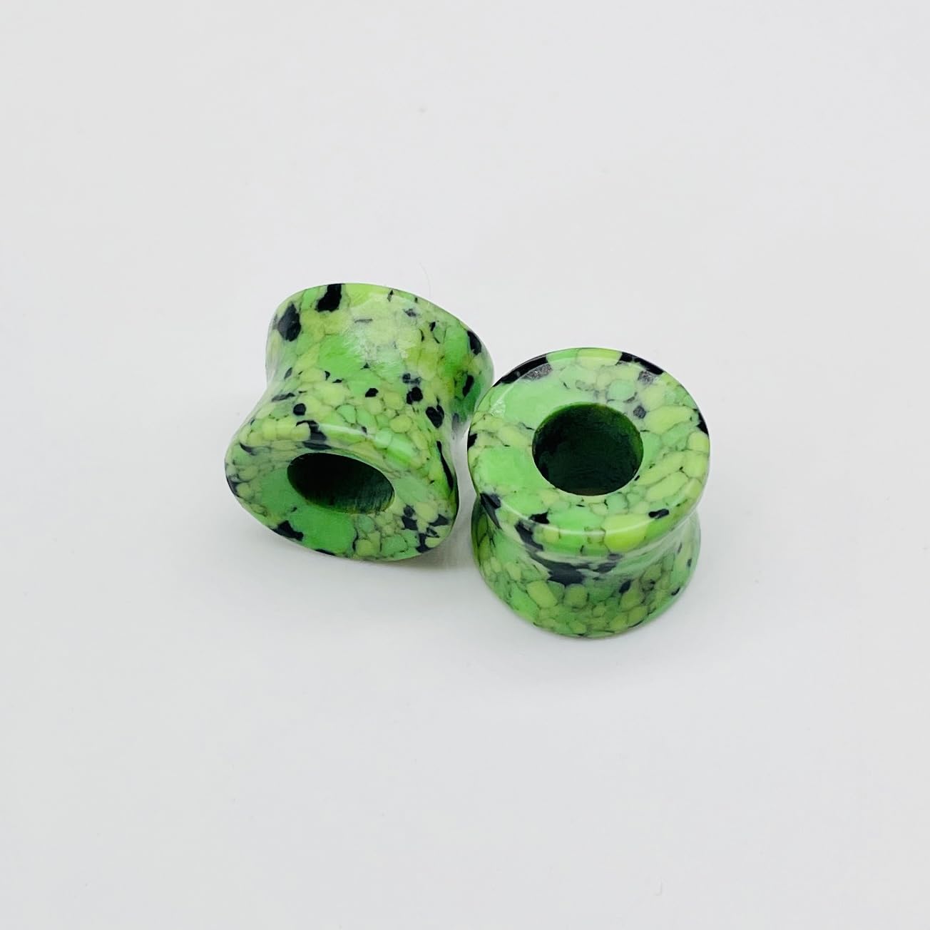 Body Jewelry Yellow Green Turquoise Crystal Naga Body Piercing Ear Gauges Tunnels Plugs Size 6g (4mm) to 40mm Customized Size & Wholesale Also Available