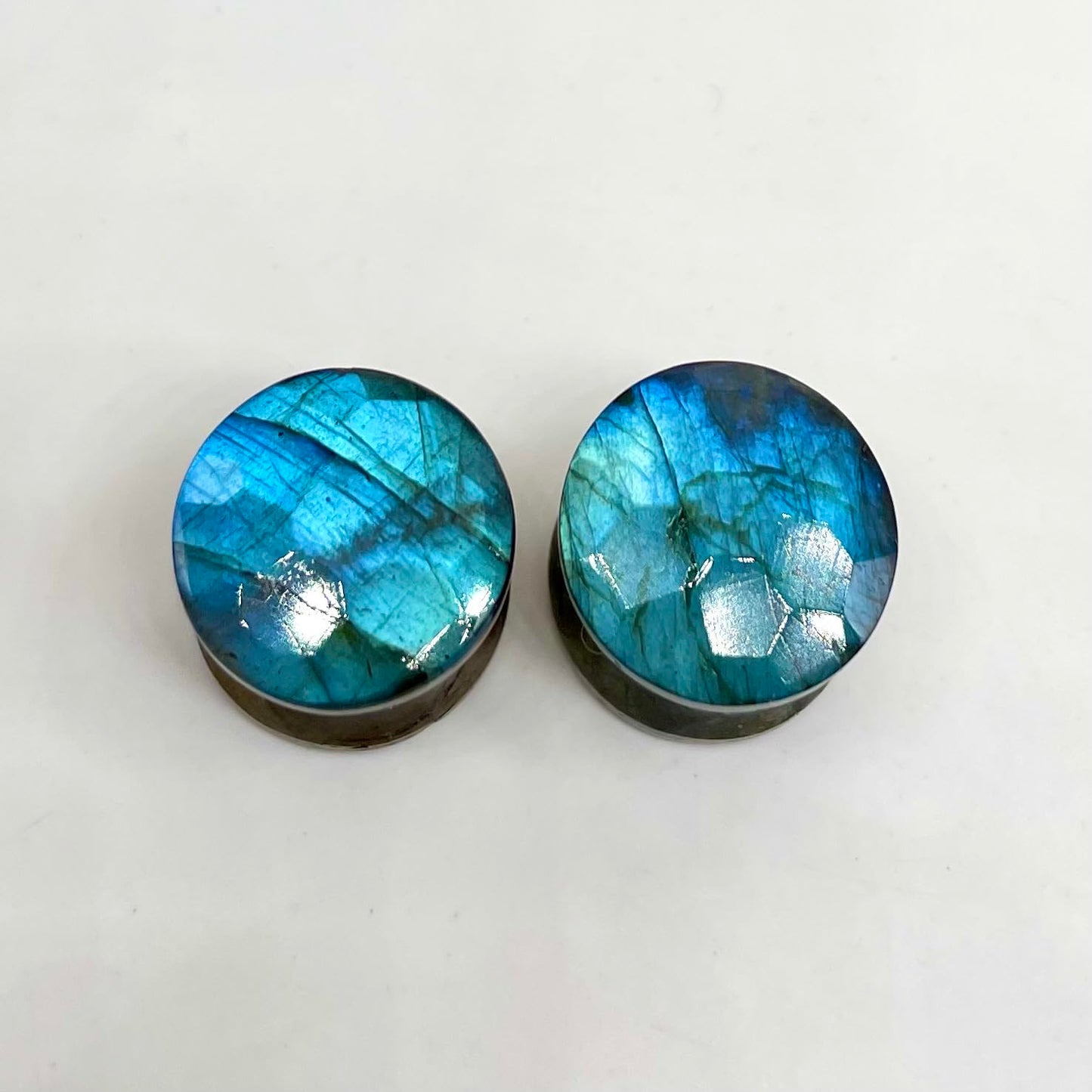 Natural Blue Flash Labradorite Crystal Double Flare Ear Piercing Naga Body Jewelry Round Ear Plugs Gauges Size 8g (3mm) to 1" (25mm) Customized Wholesale Also Available
